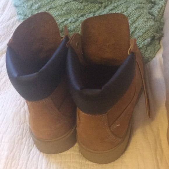 Timberlands - Picture 3 of 4